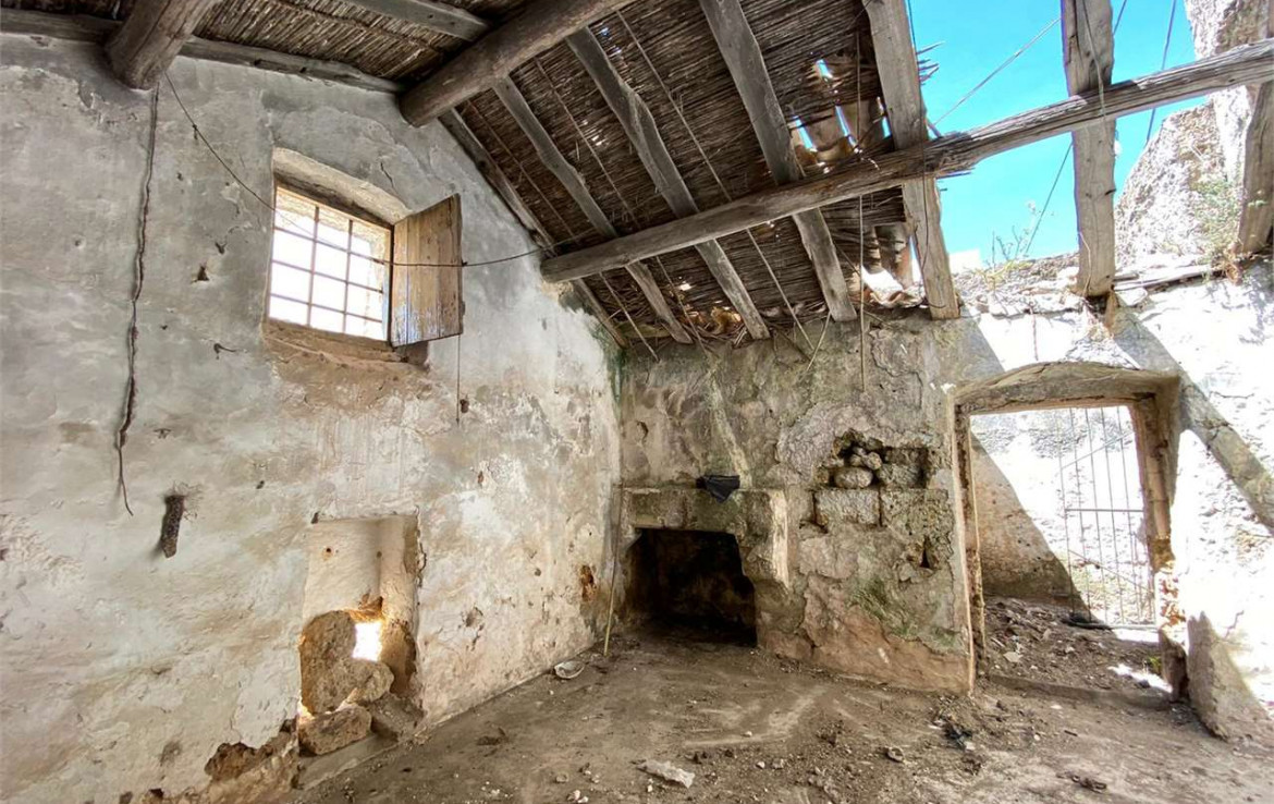 Indipendente da ristrutturare in centro a Casarano